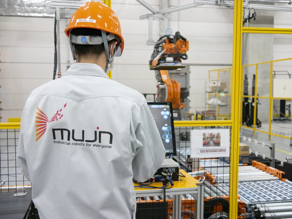 Tatsumi Robot Center Engineering Floor