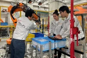 Heavy Duty Industrial Robot Cell
